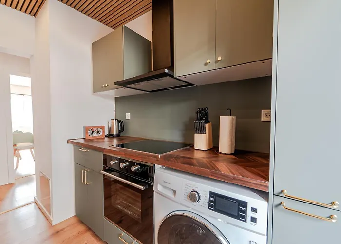 Unique Finken * אולם